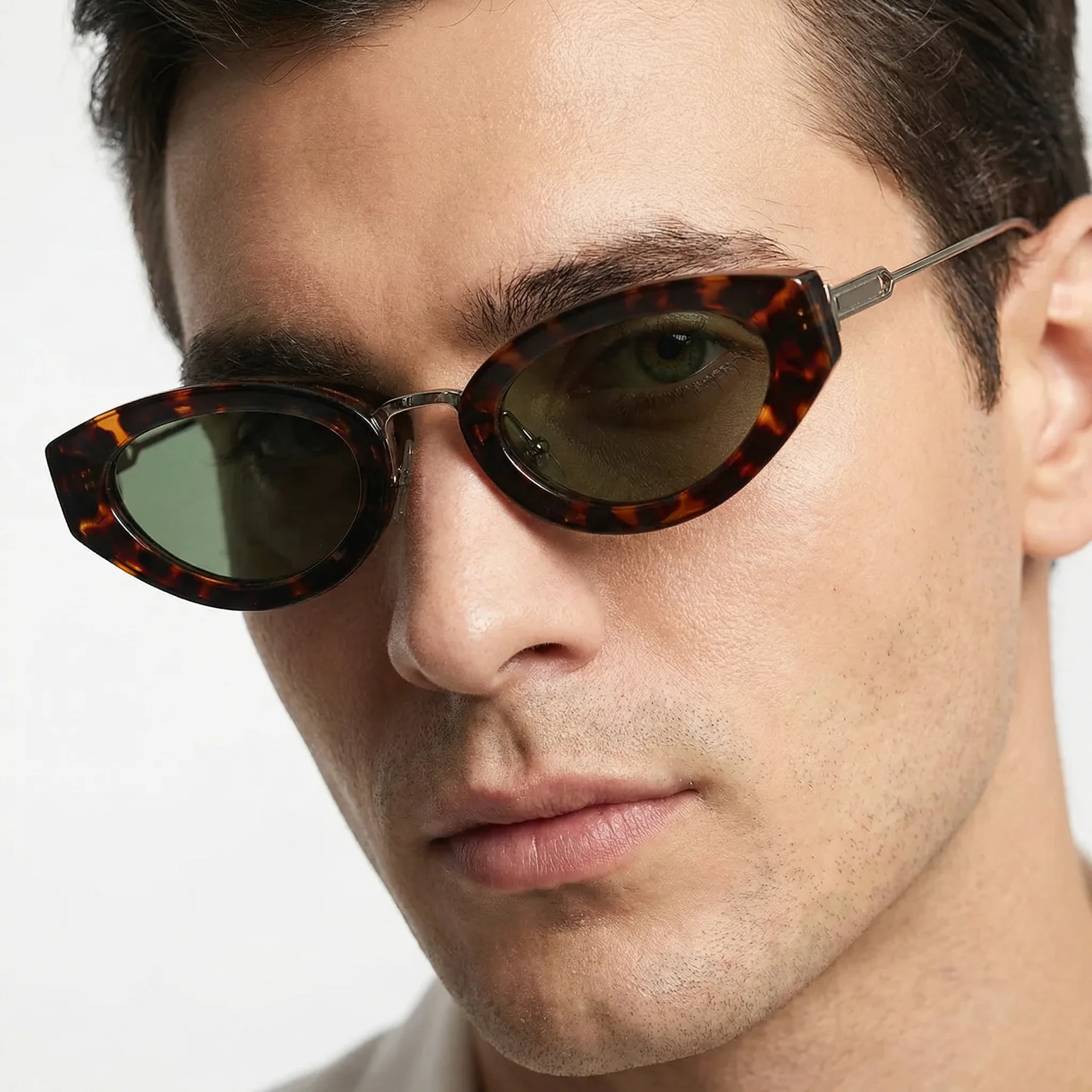 Aurora Leopard Sunglasses - Image 4